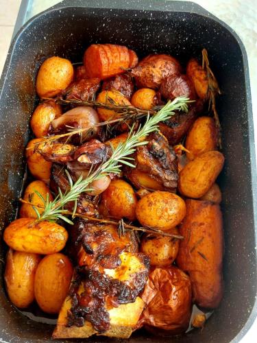 אסאדו בתנור עם בטטה ותפוח אדמה 