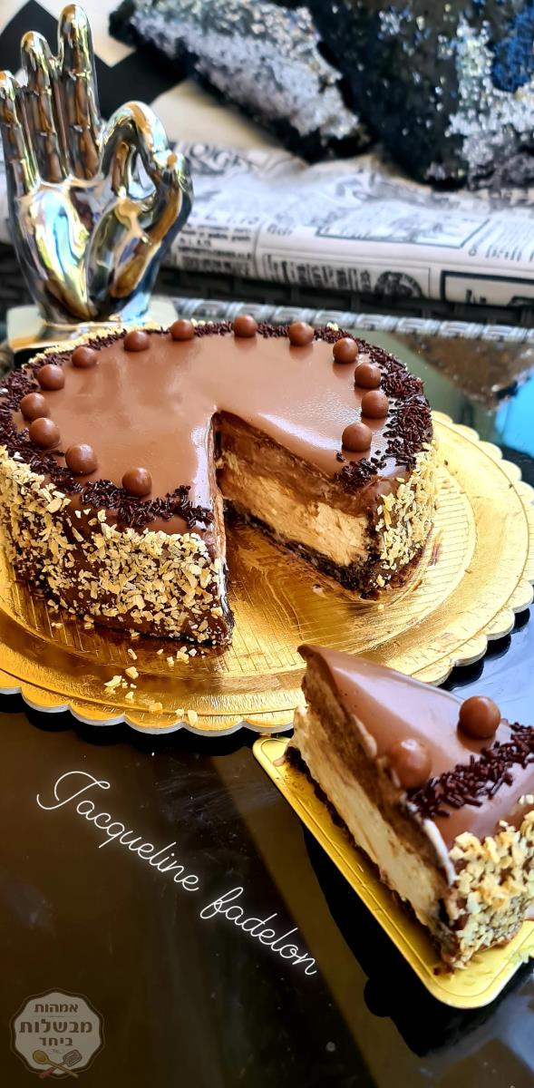 עוגת גבינה אפויה עם מוס שוקולד על קלתית עוגיות אוראו בציפוי גנאש שוקולד  Chocolate Mousse Cheesecake