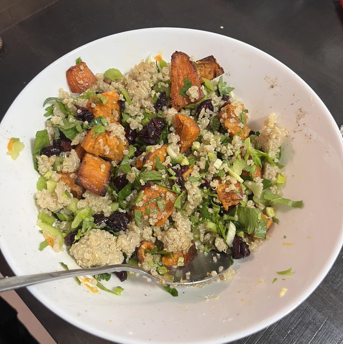 סלט קינואה מרענן