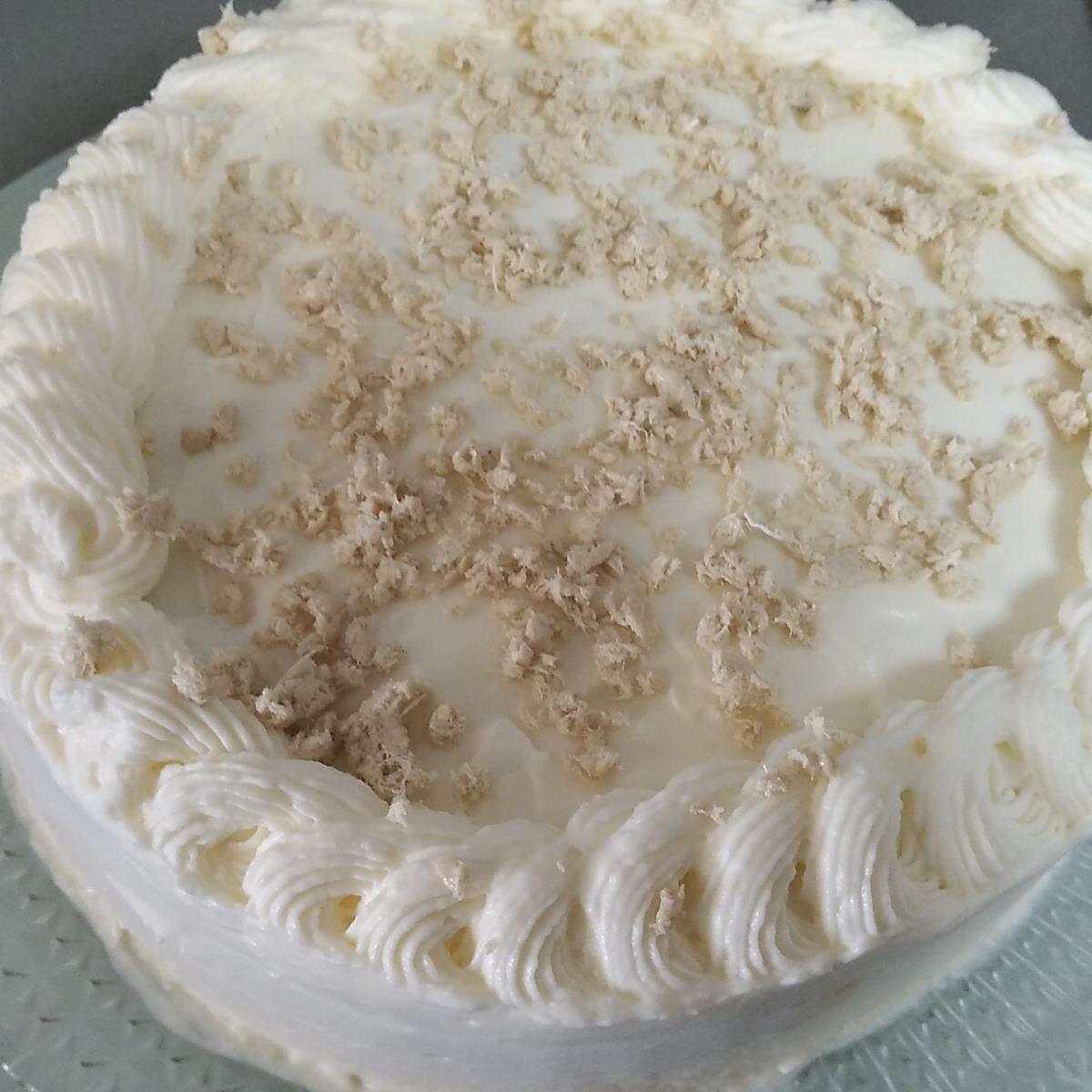 עוגת גבינה אפויה עם קרם שמנת וחלווה