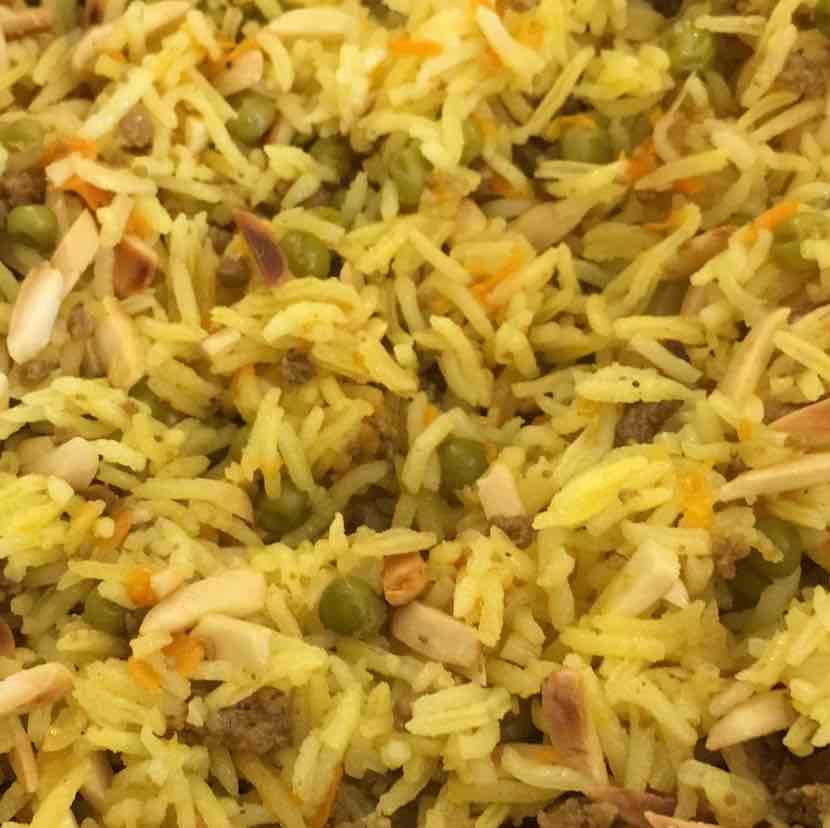אורז עם ירק ושקדים מלובנים