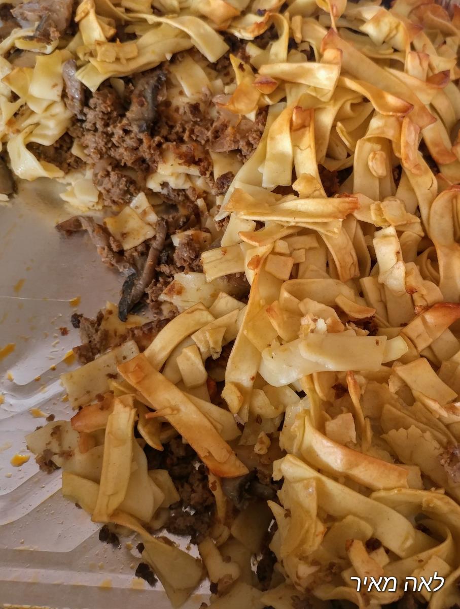 עוגת מקרוני - פשטידת בשר אטריות ופטריות של סבתא גלדיס 