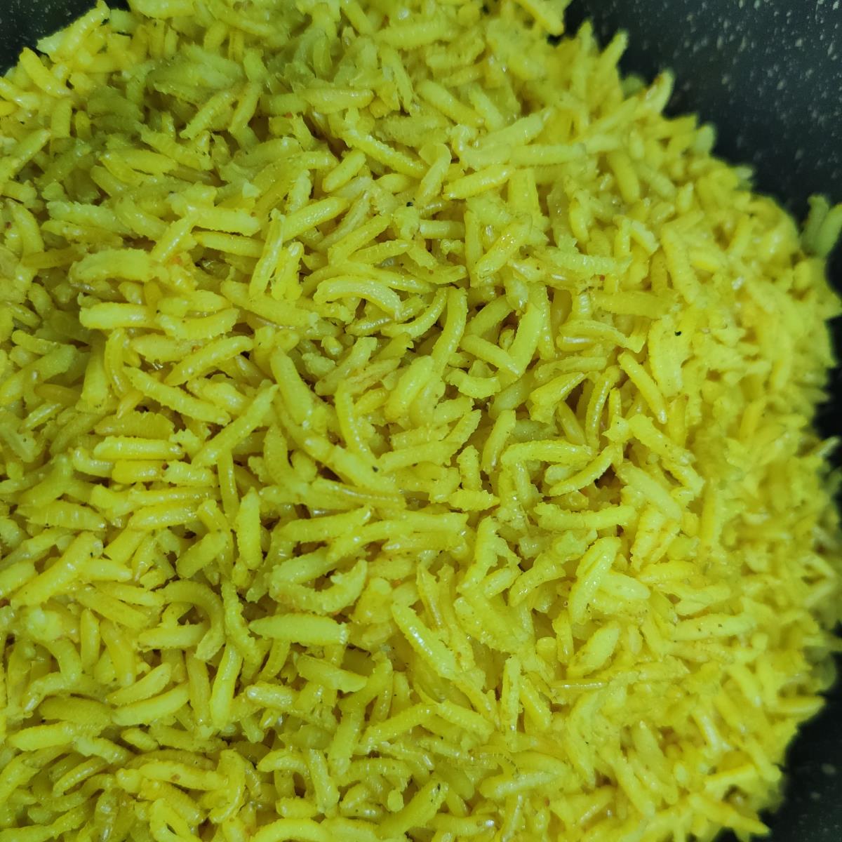 אורז  מלא צהוב בהכנה מהירה. 