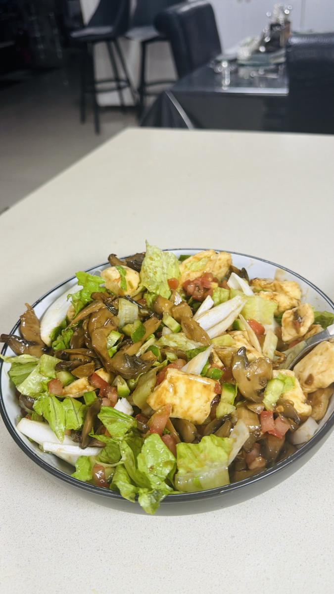 סלט חלומי עם רוטב טריאקי