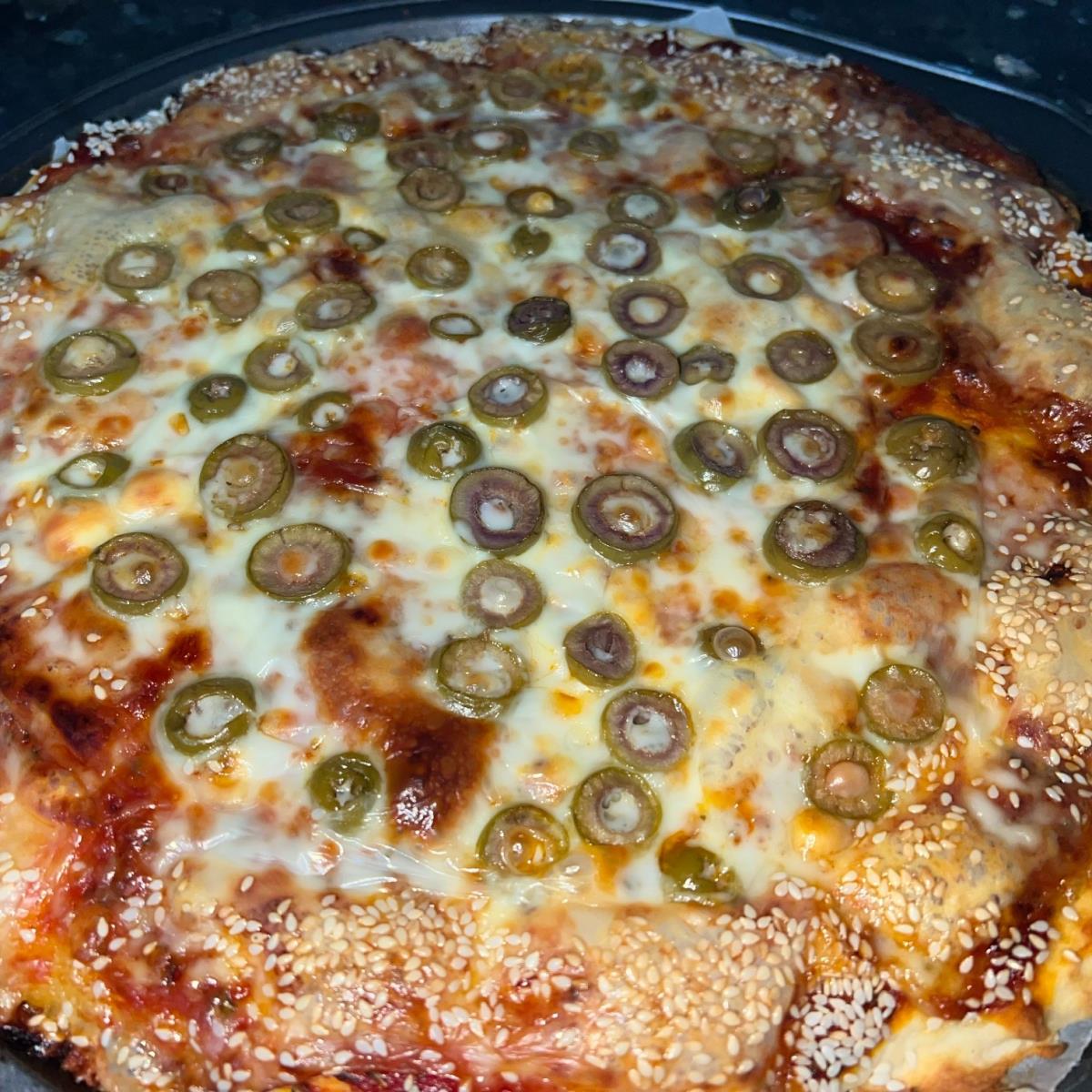 רעבה?? באלך איזה פיצה טעימה??
הינה לך מתכון הכי פשוט וקל שיש ב4 מצרכים 
