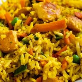 אורז הודי עם ירקות בקארי ועוף/טופו 
