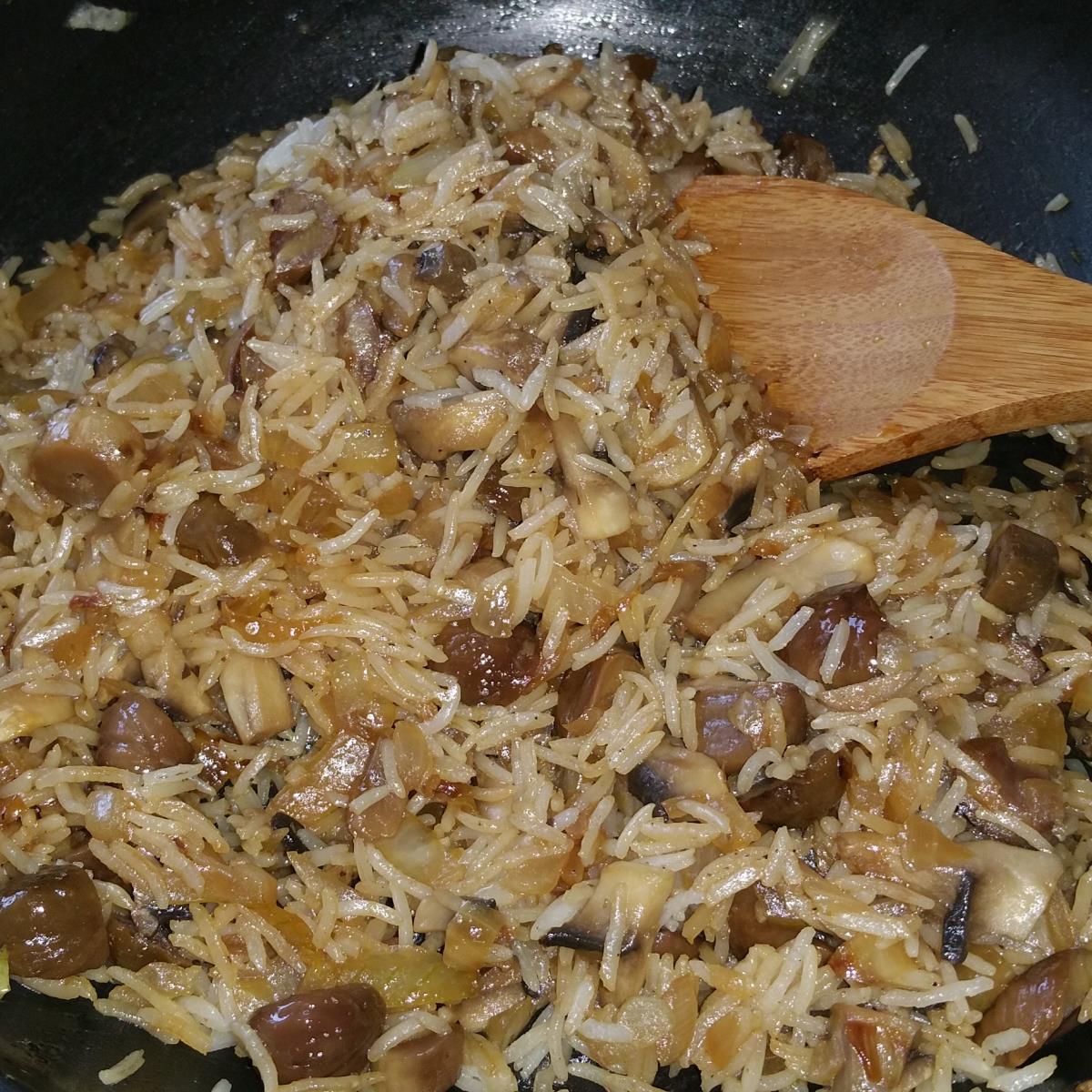אורז עם ערמונים ופטריות 