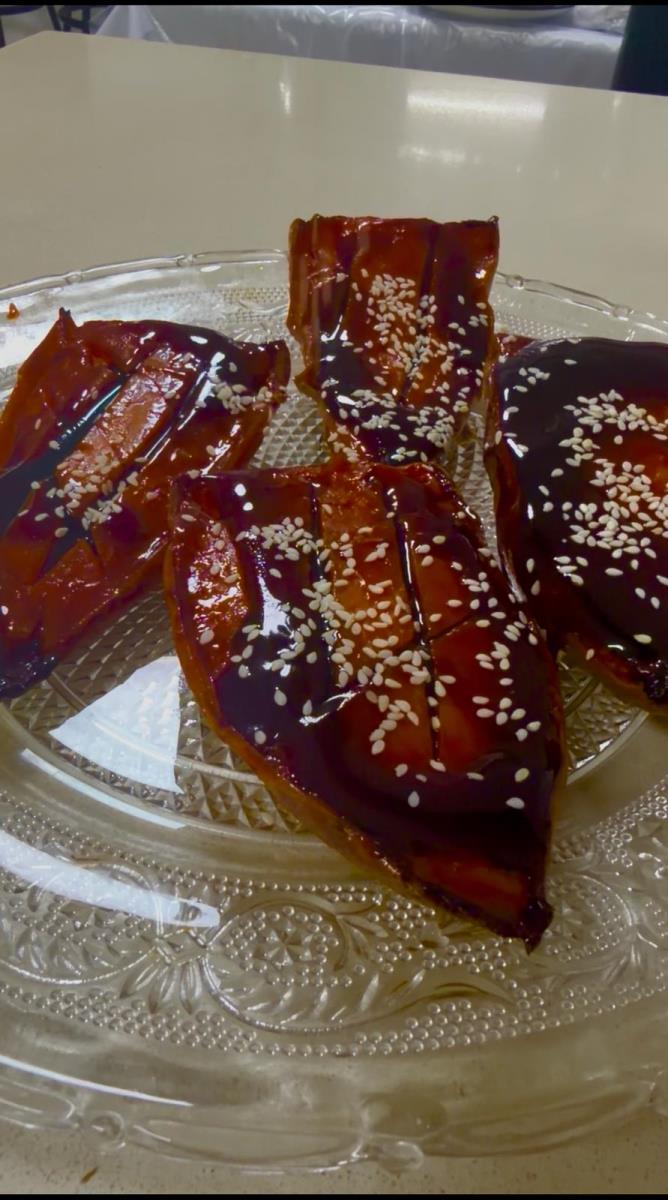 בטטות בטטות בתנור עם סילאן וטריאקי בתנור עם סילאן וטריאקי