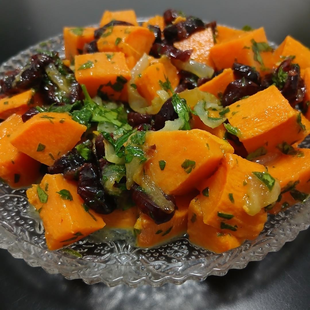 סלט בטטה עם חמוציות