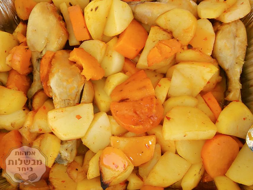 שוקיים עם תפוחי אדמה ובטטה ברוטב צ'ילי בתנור