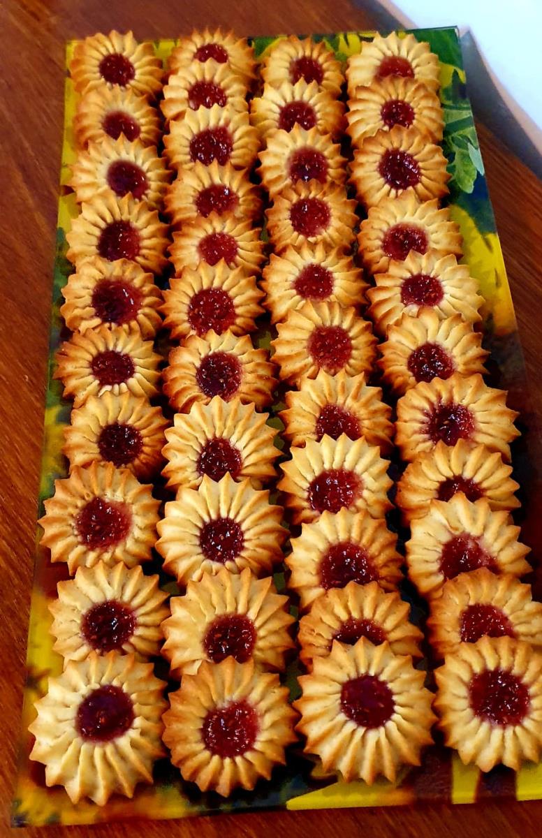 עוגיות פרח עם ריבה