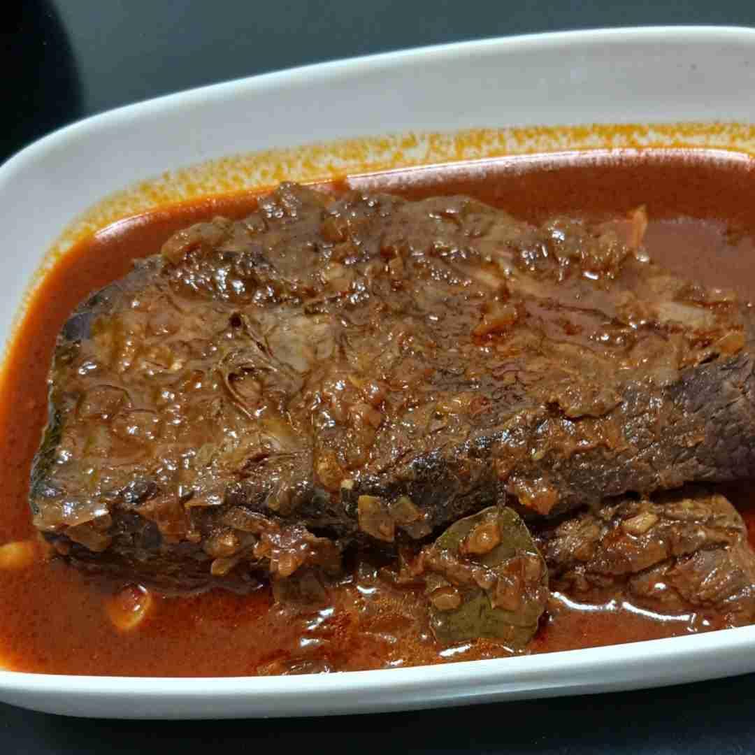 חזה בקר (בריסקט) ללא עצם ברוטב