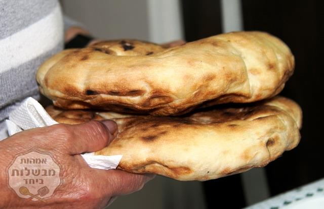 פרנה - לחם מרוקאי אפוי על חלוקי נחל 