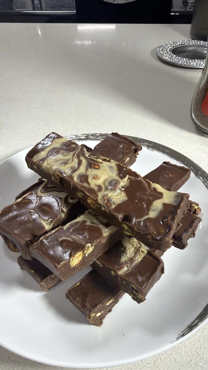 חטיף טחינה עם שוקולד מריר, פיסטוקים וממרח פיסטוק ללא תוספת סוכר 