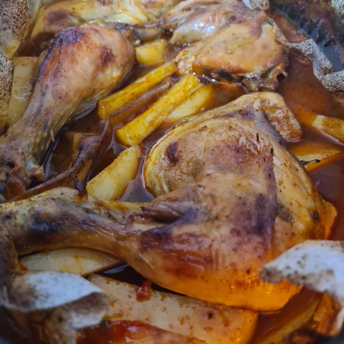 עופות ותפוחי אדמה בתנור לכבוד שבת