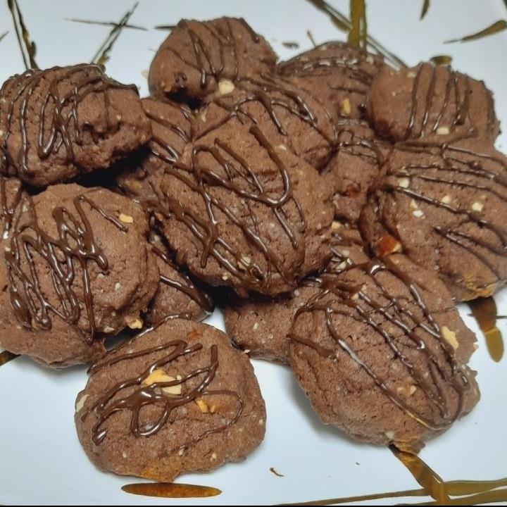עוגיות שוקולד עם שקדים/אגוזים גרוסים