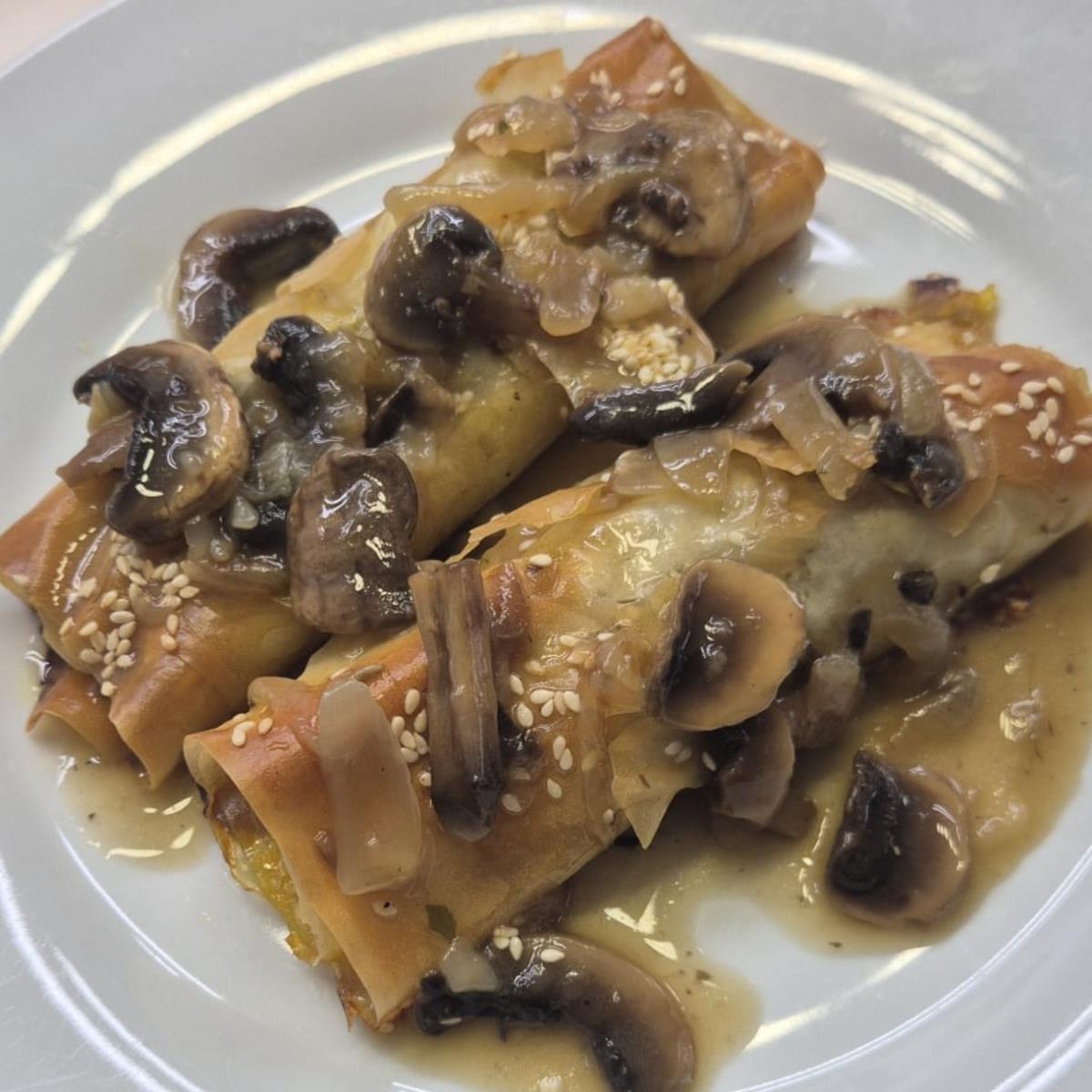 מאפה פילו בשר ברוטב פטריות