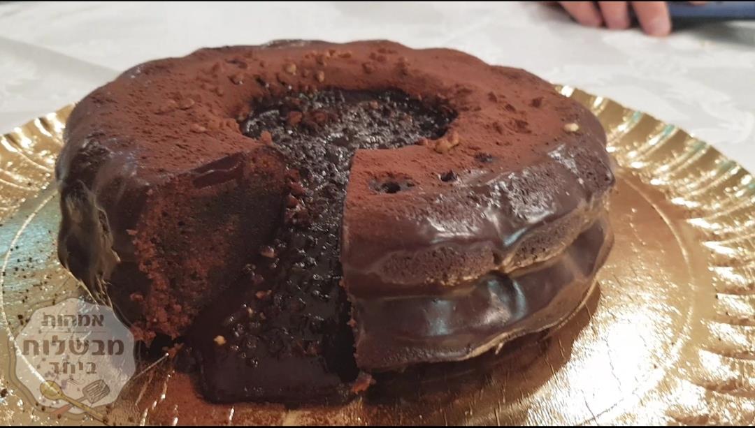 עוגת סופלה עם גנאש שוקולד נשפך
