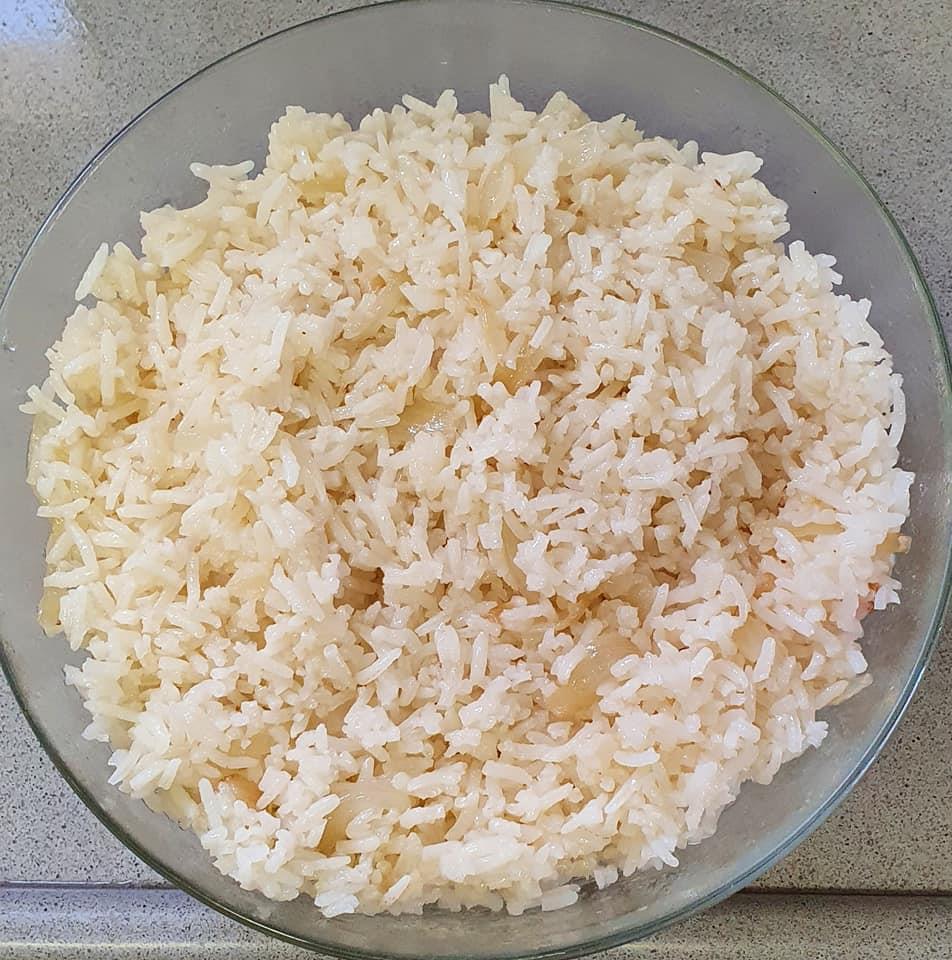 אורז עם בצל מטוגן