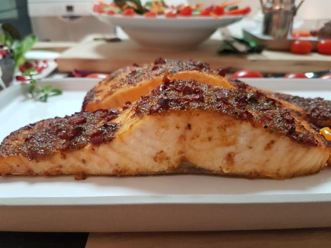 דג סלמון בתנור בצ'ימיצ'ורי