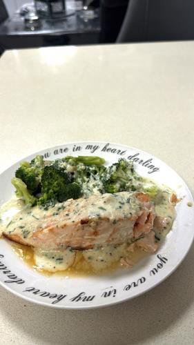 פילה סלמון צלוי על מחבת עם ברוקולי ברוטב שמנת ארוחה מושלמת לזוג 💛👩‍❤️‍👨