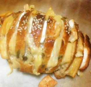 לחמניות זיתים וגבינות