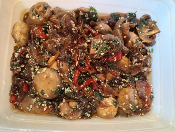 סלט פטריות חם