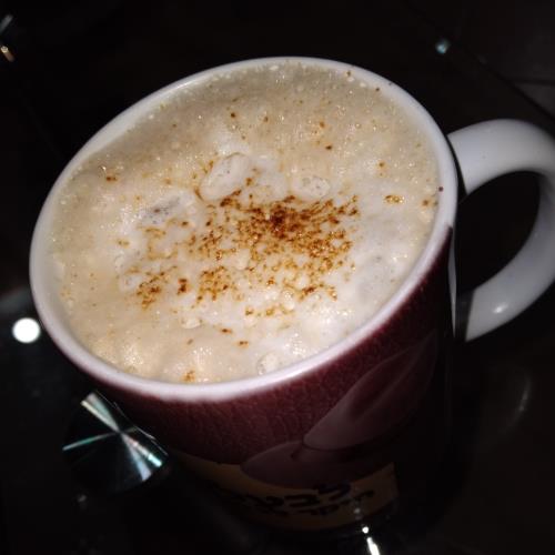 נס קפה עם חלב מוקצף(בלי מקציף חלב)