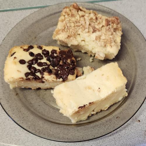 עוגת גבינה מסקרפונה
אגוזים/שוקולד ציפס
