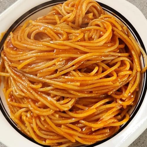 ספגטי אדום טעים