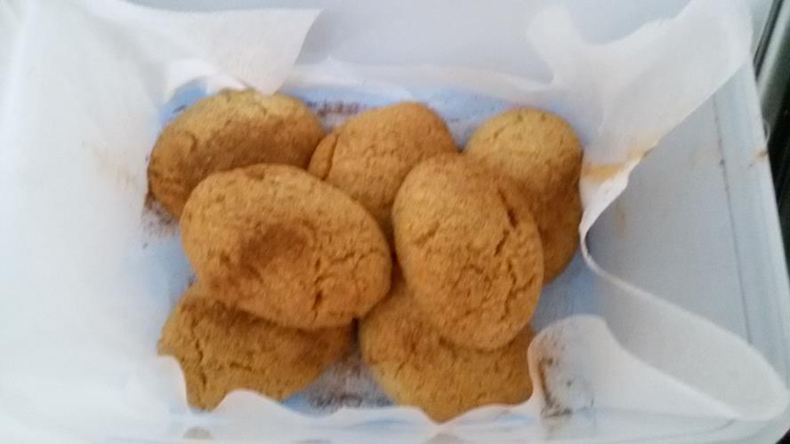 עוגיות סולת במילוי חמאת בוטנים ואגוזים