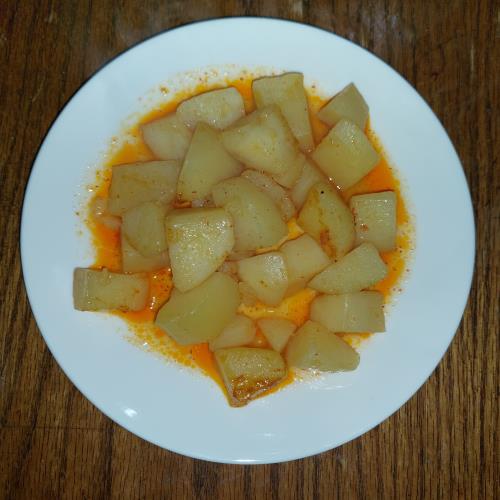 צלי תפוחי אדמה - תפוחי אדמה מבושלים ברוטב אדום 