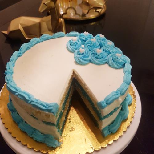 עוגה בשני צבעים כחול לבן