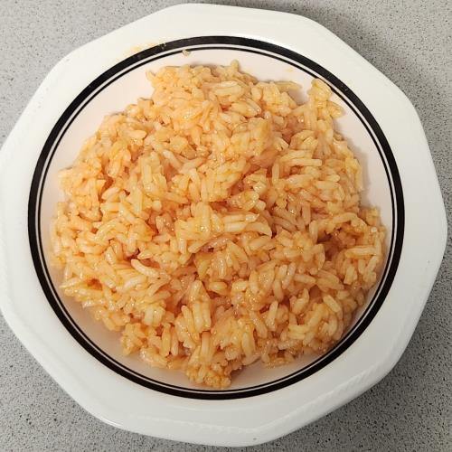 אורז אדום עם 
רוטב עגבניות