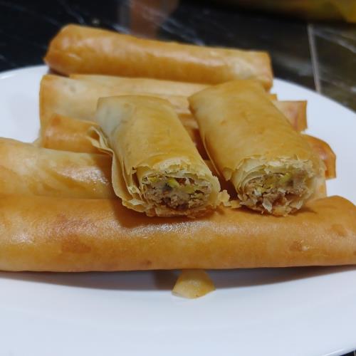 סיגרים מבצק פילו במלית ממרח חלווה ופיסטוק גרוס