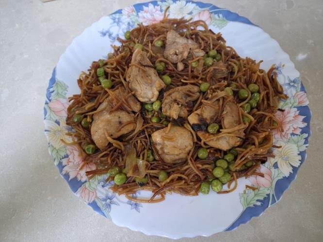 פרגיות ואיטריות בסיר אחד