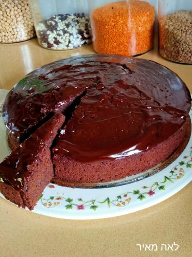 עוגת שוקולד שוקולדית מטריפה ועסיסית במיוחד של סבתא לאה