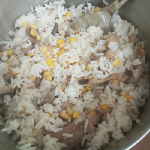 אורז עם פטריות ותירס