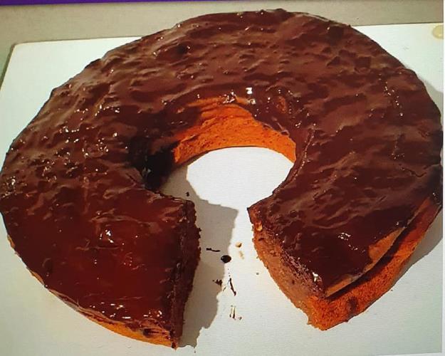 עוגת גבינה בטעם שוקולד בציפוי שוקולד מריר/שקד/אגס