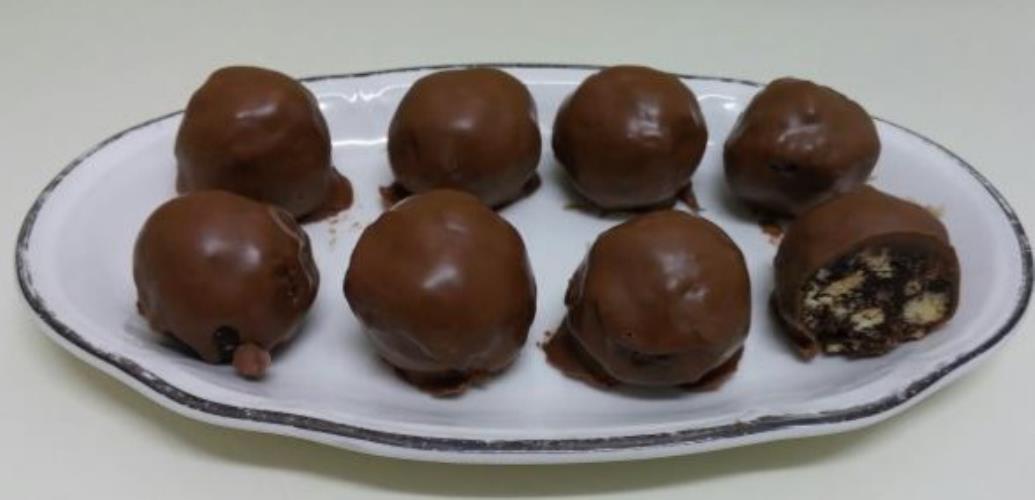 כדורי שוקולד בציפוי שוקולד נוגט