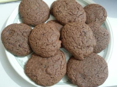 עוגיות בטעם שוקולד עם שביבי שוקולד מריר