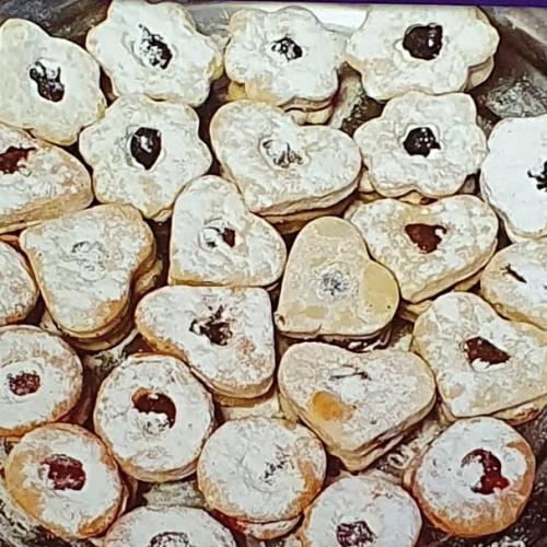 עוגיות סנדויץ במילוי ריבה/שוקולד/ממרח תמרים