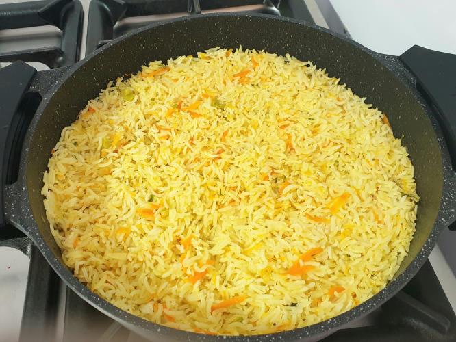 אורז עם ירקות ועשבי טיבול