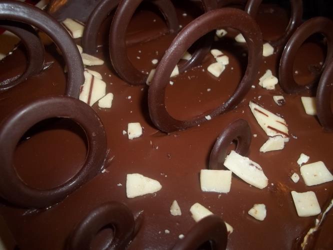 עוגת שוקולד מפוארת  לחגיגות  