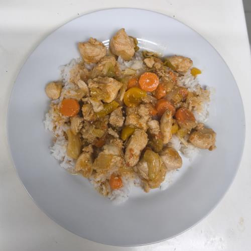 קוביות פילה עוף מוקפצות ברוטב צ'ילי מתוק ודבש