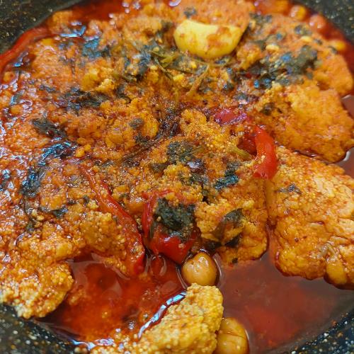 תבשיל ביצים של דג ברוטב מרוקאי חריף