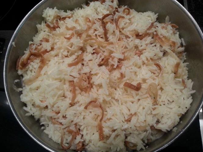 אורז עם איטריות