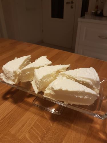 עוגת גבינה בציפוי קרם וניל