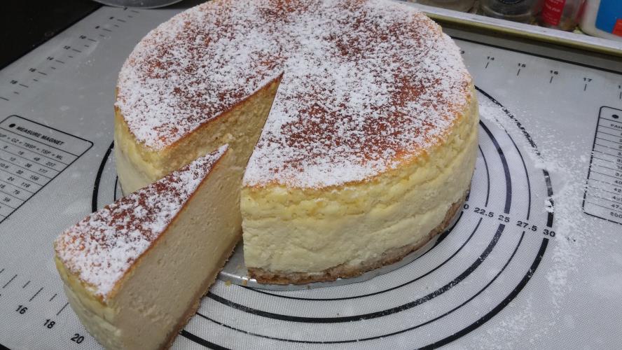 עוגת גבינה גבוה קלאסית  -מלכה לבנה